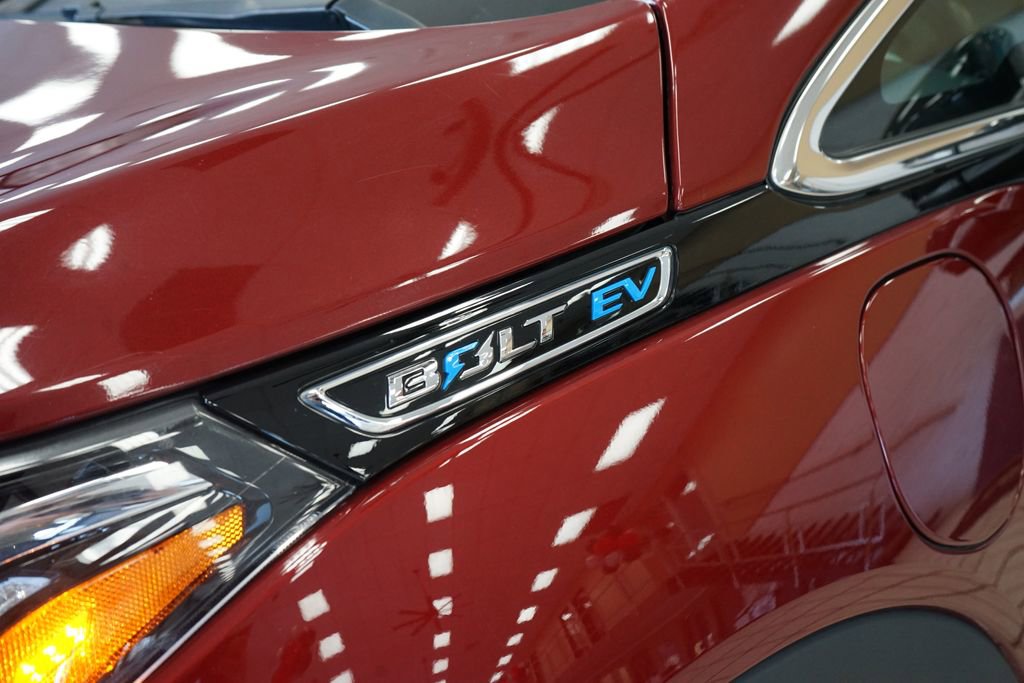 Used 2018 Chevrolet Bolt Premier w/ Driver Confidence II Package FWD image 23
