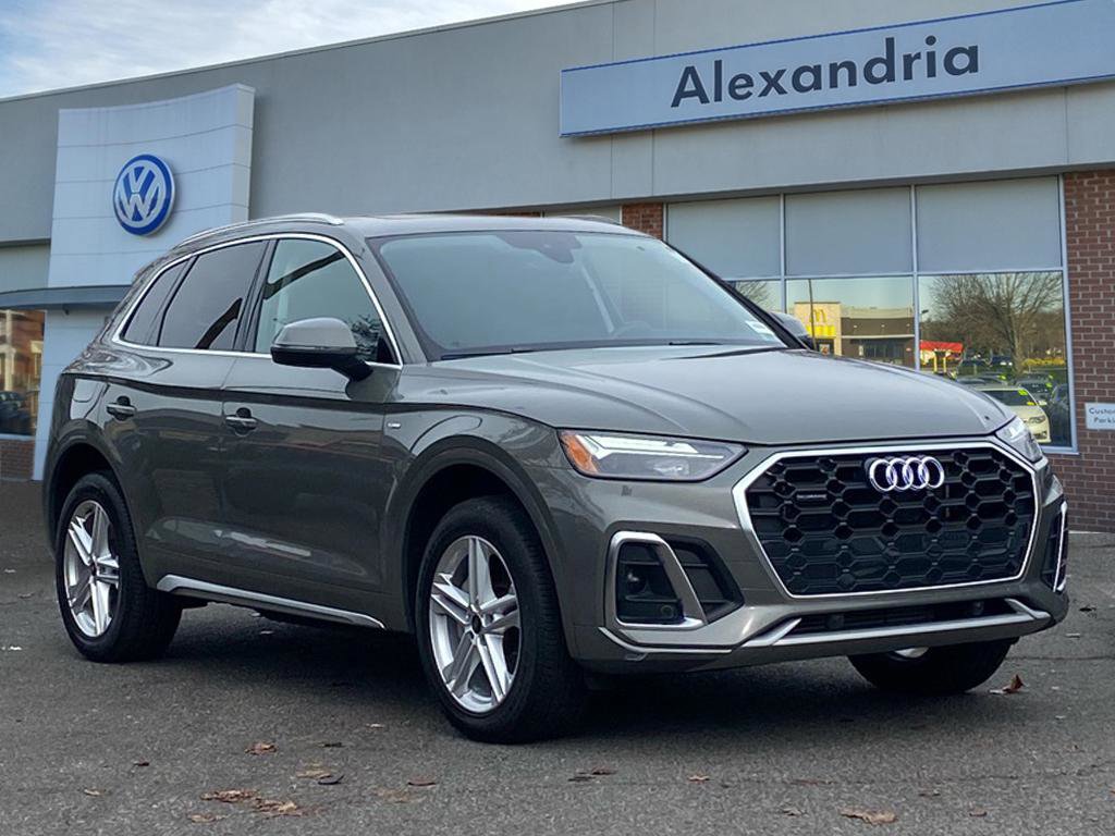 Used 2024 Audi Q5 e Premium w/ Convenience Package