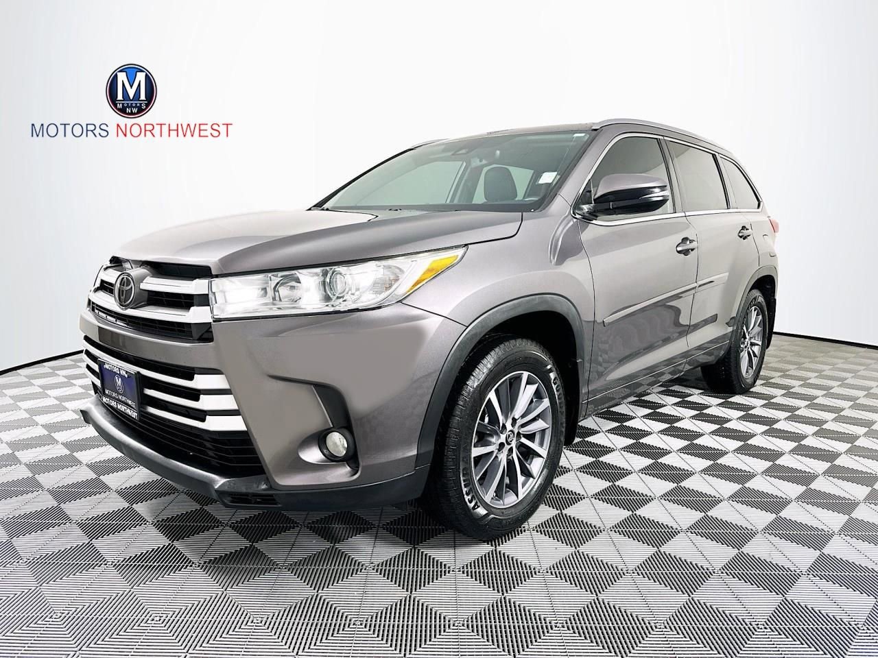 Used 2018 Toyota Highlander XLE image 1