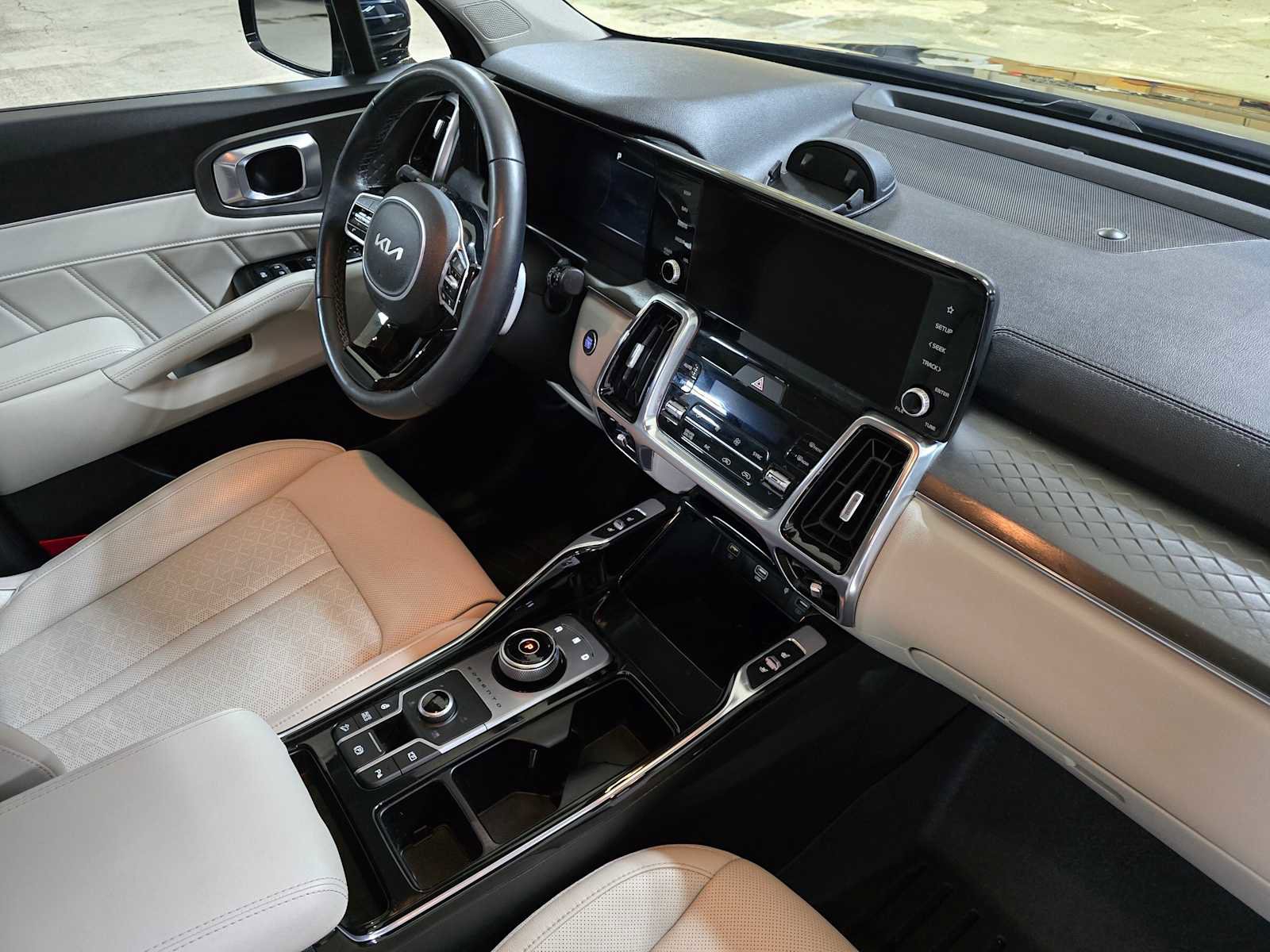 Used 2023 Kia Sorento SX Prestige image 10