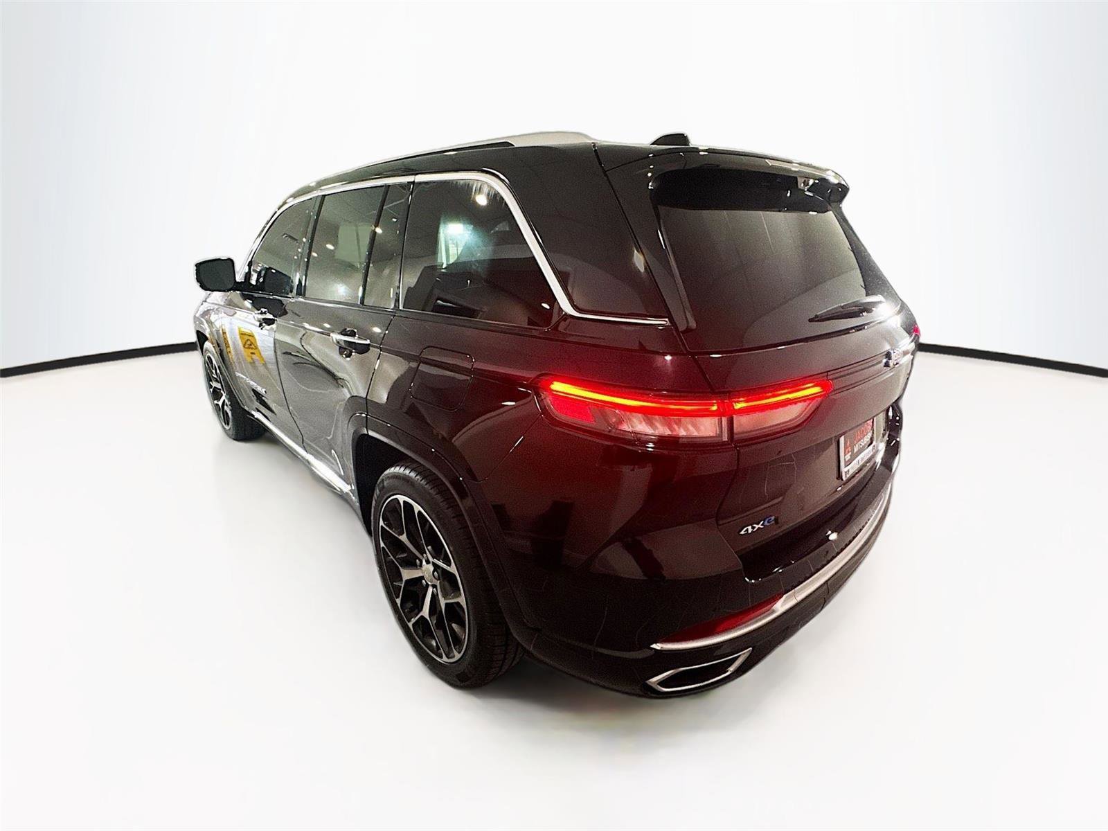 Used 2022 Jeep Grand Cherokee Summit image 29