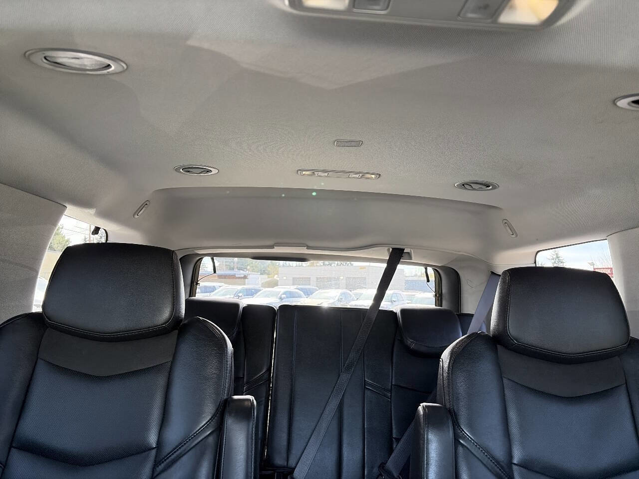 Used 2018 Cadillac Escalade Luxury AWD/4WD image 43