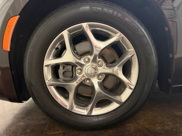 Used 2017 Chrysler Pacifica Limited FWD image 10