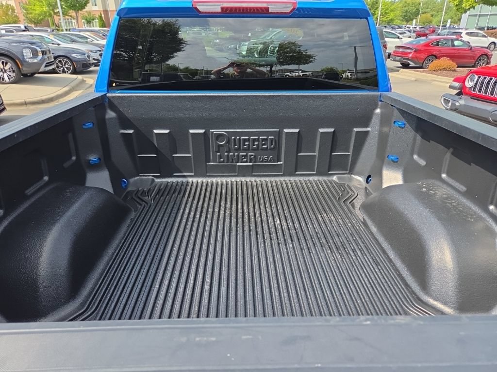 Used 2025 Chevrolet Silverado 1500 LT RWD image 36