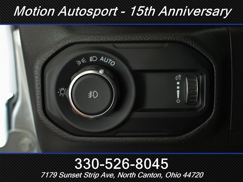Used 2023 Jeep Wrangler Unlimited Sahara AWD/4WD image 19