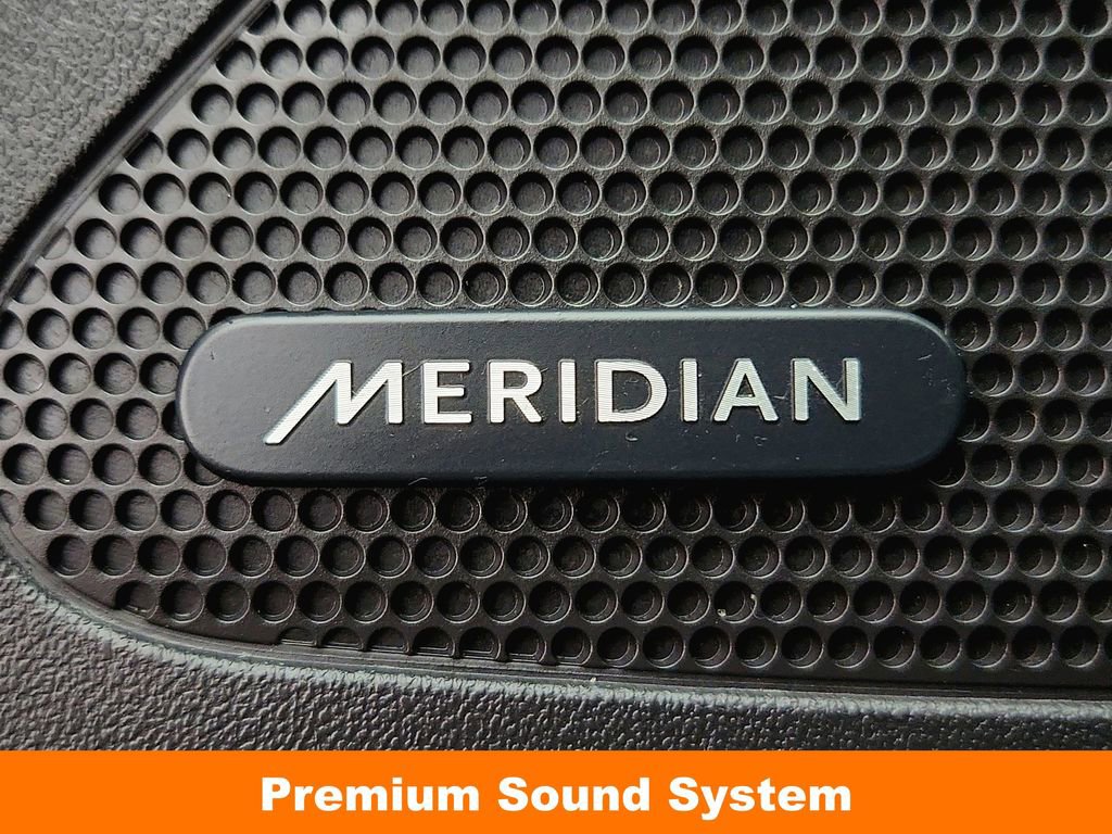 Used 2020 Jaguar F-PACE Premium image 23