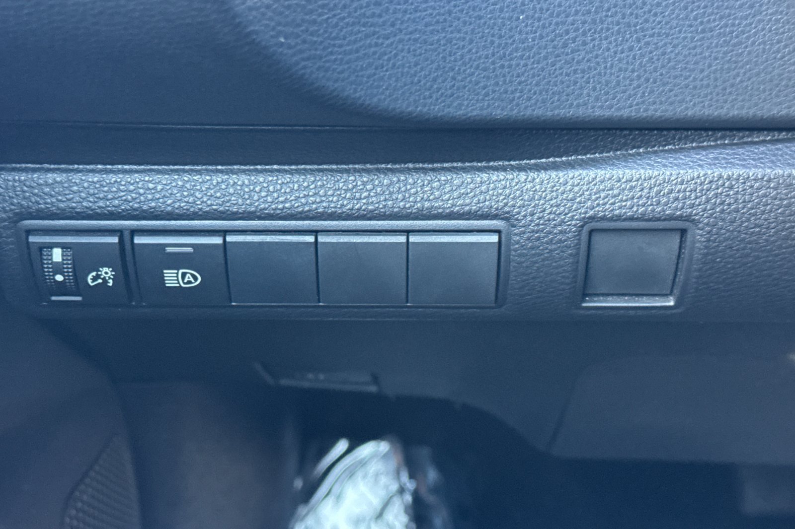 Used 2024 Toyota Corolla SE FWD image 33