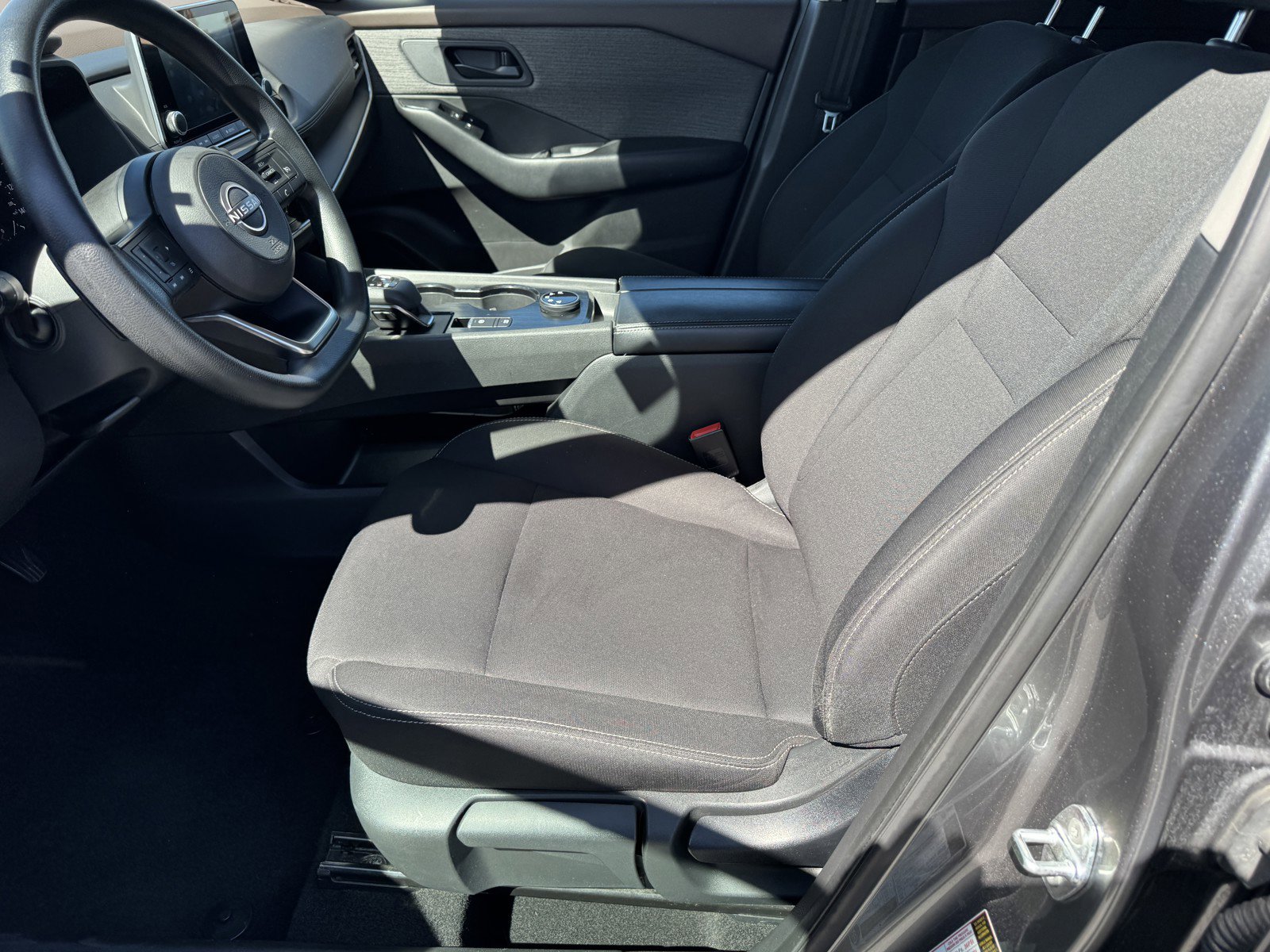 Used 2023 Nissan Rogue S image 20