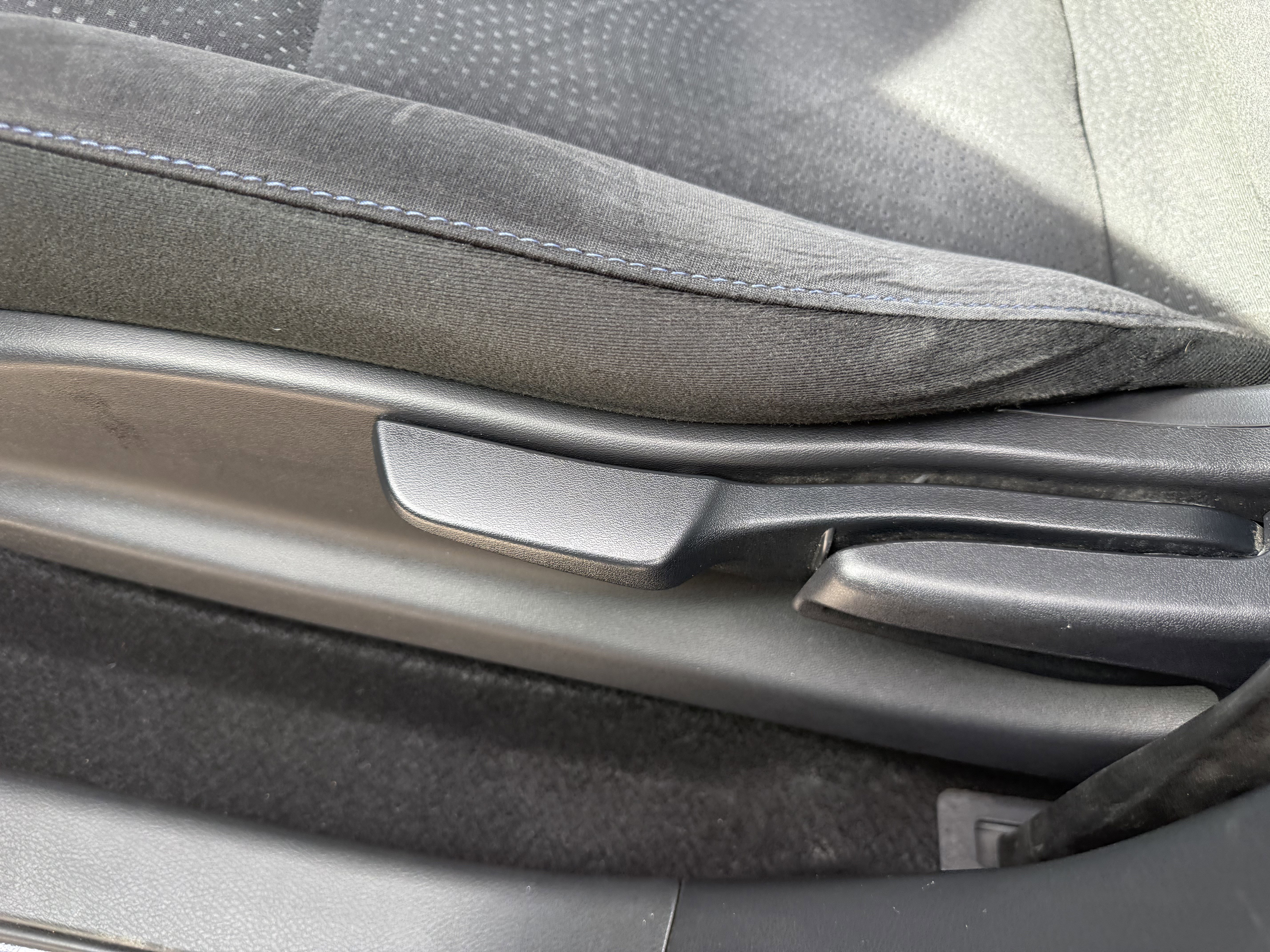 Used 2017 Nissan Leaf SV w/ Protection Package image 10