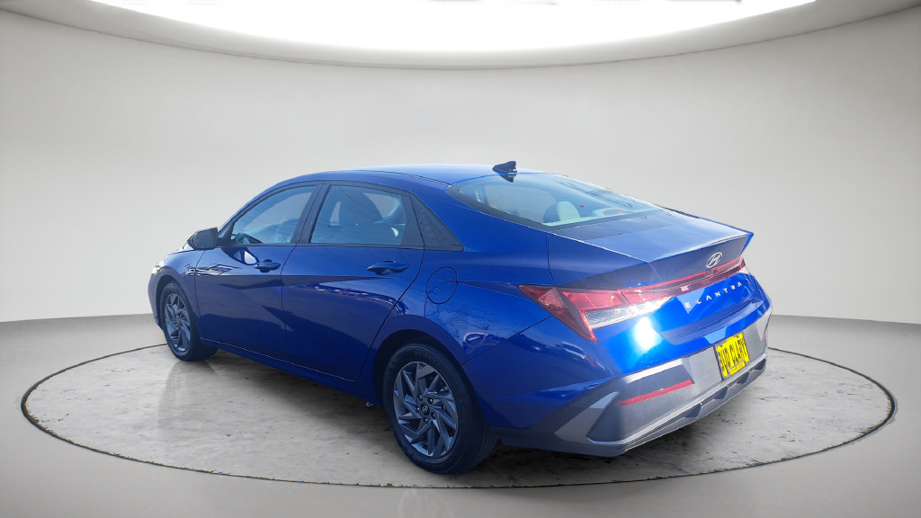 Used 2024 Hyundai Elantra SEL FWD image 15