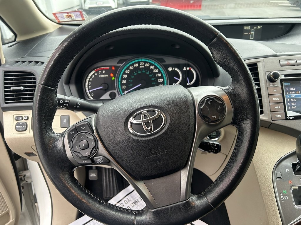 Used 2015 Toyota Venza XLE image 15