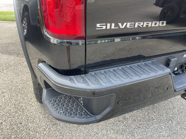 Used 2023 Chevrolet Silverado 1500 ZR2 w/ Technology Package AWD/4WD image 8