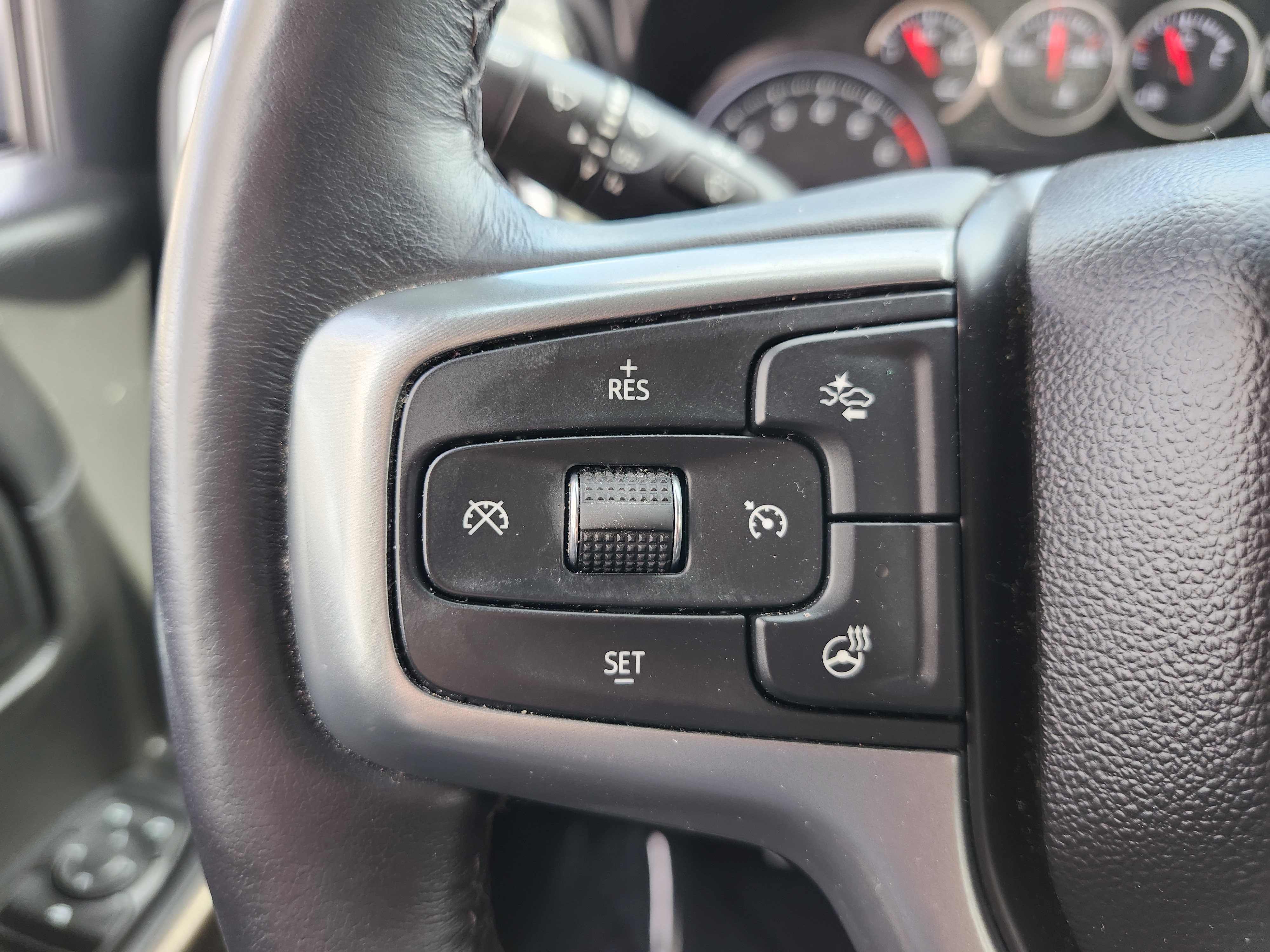 Used 2022 Chevrolet Silverado 1500 LT w/ Safety Package II AWD/4WD image 35