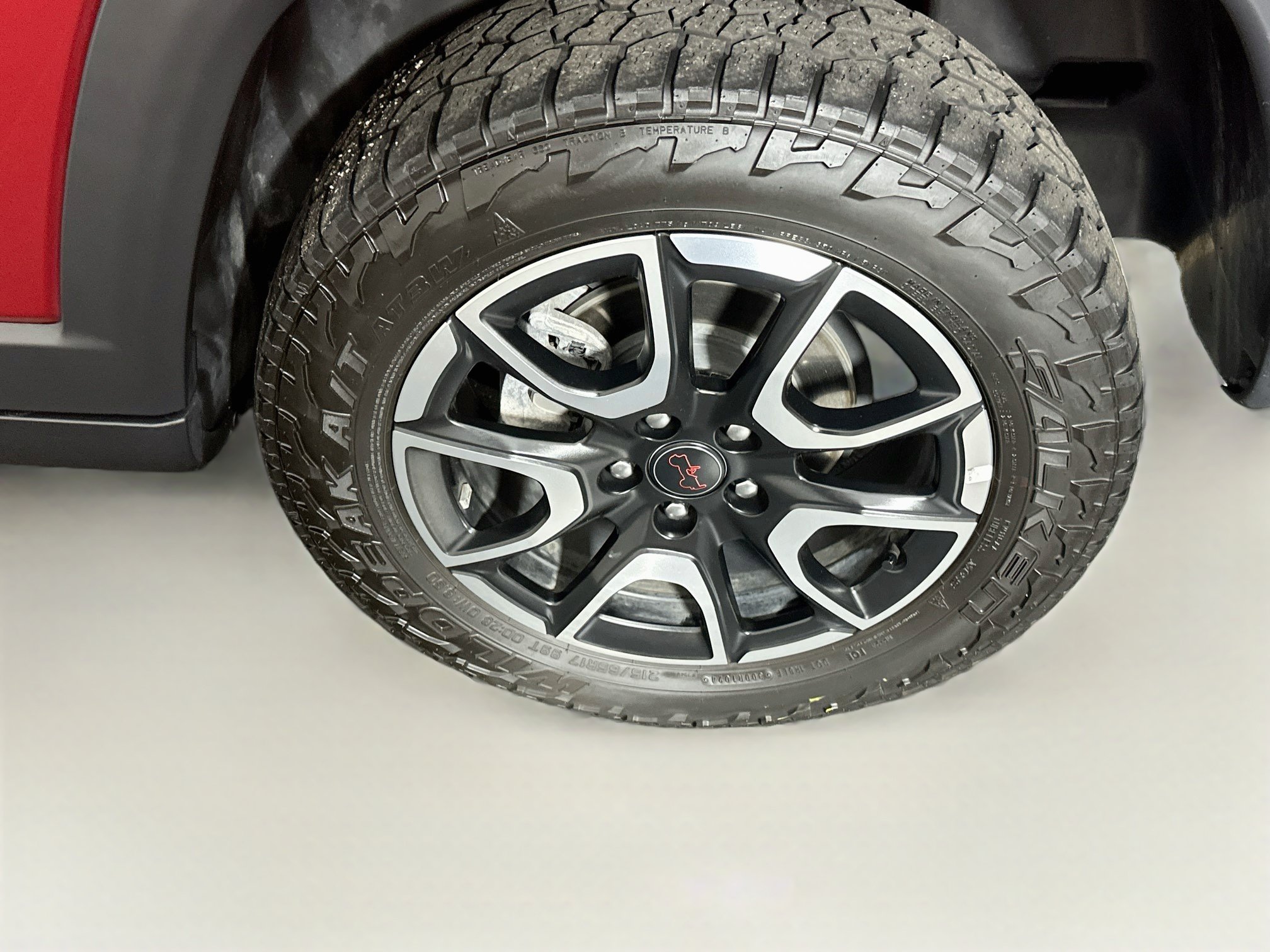 Used 2025 Jeep Compass Trailhawk AWD/4WD image 11