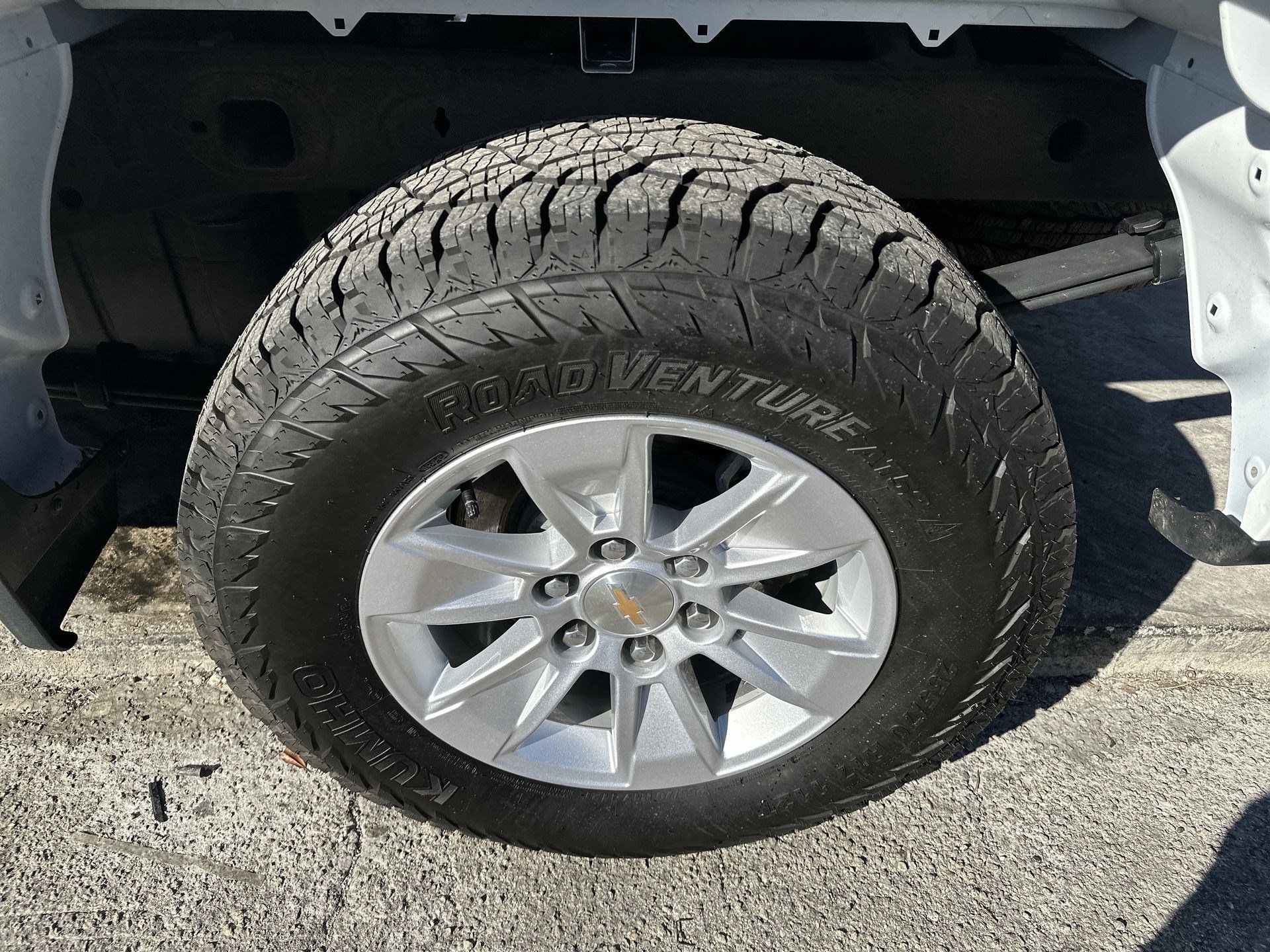 Used 2025 Chevrolet Silverado 1500 LT image 19