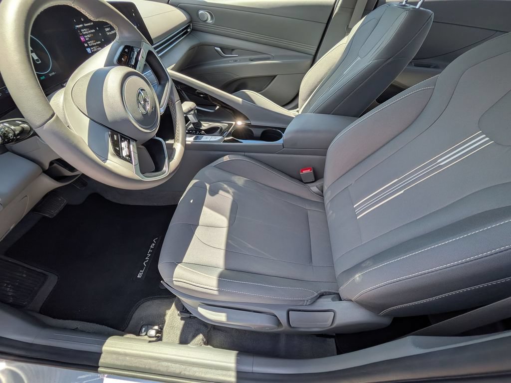 Certified 2023 Hyundai Elantra SEL w/ Convenience Package FWD image 12