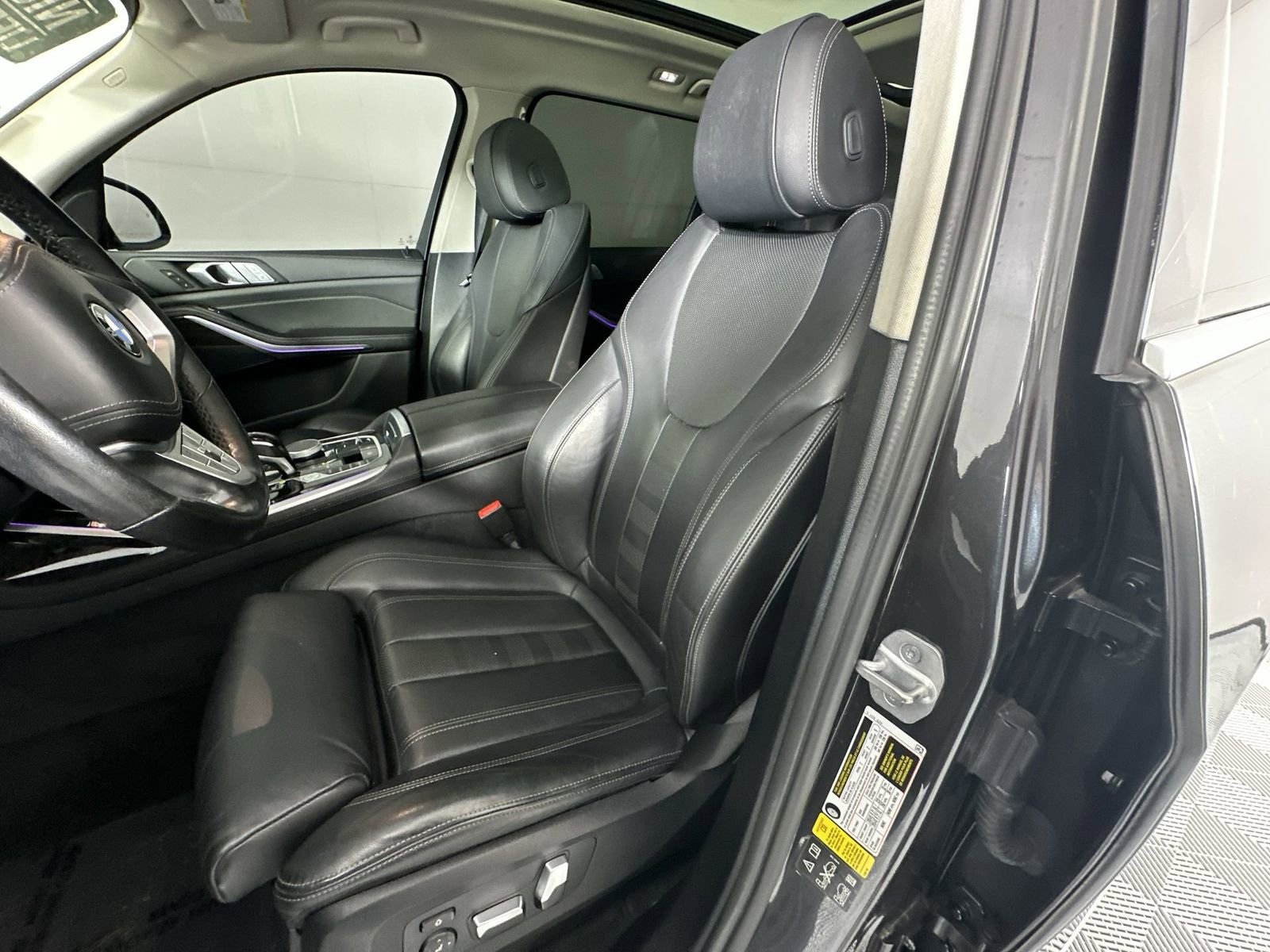 Used 2021 BMW X7 xDrive40i w/ Parking Assistance Package image 11