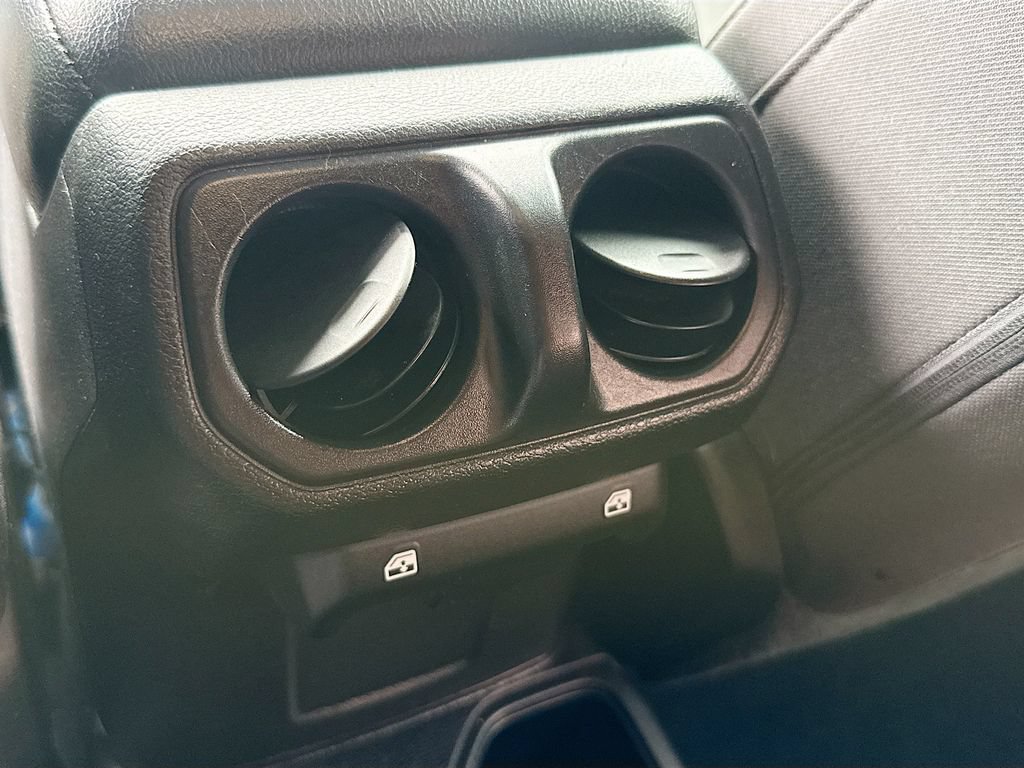 Used 2022 Jeep Wrangler Unlimited Sport AWD/4WD image 28