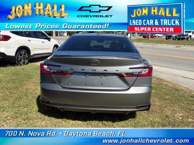 Used 2025 Toyota Camry SE image 6