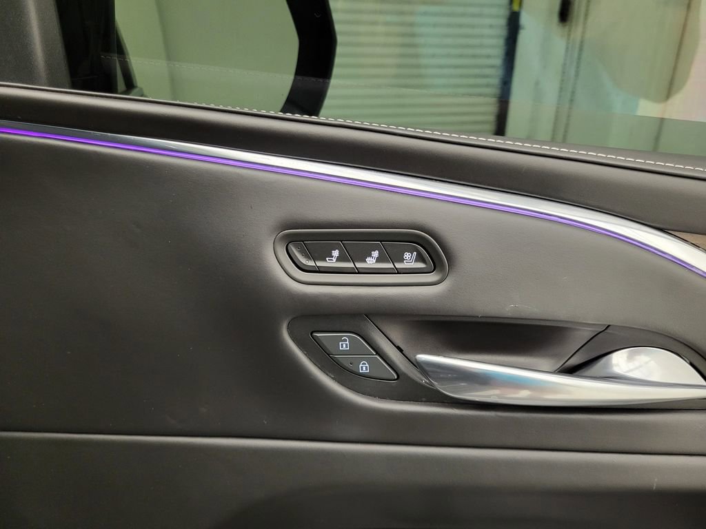 Used 2021 Cadillac Escalade Premium Luxury Platinum image 24