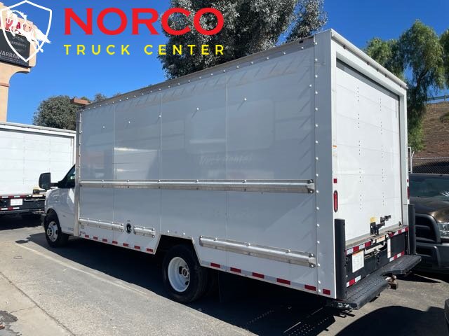 Used 2018 GMC Savana 3500 Extended w/ Driver Convenience Package RWD image 2