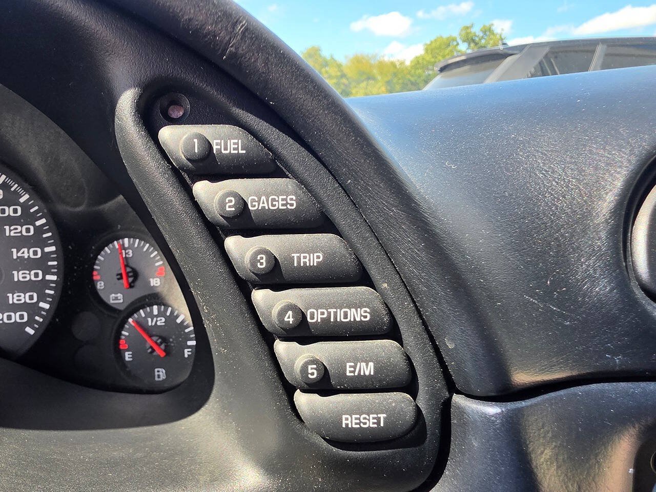 Used 2004 Chevrolet Corvette Coupe w/ Preferred Equipment Group RWD image 35