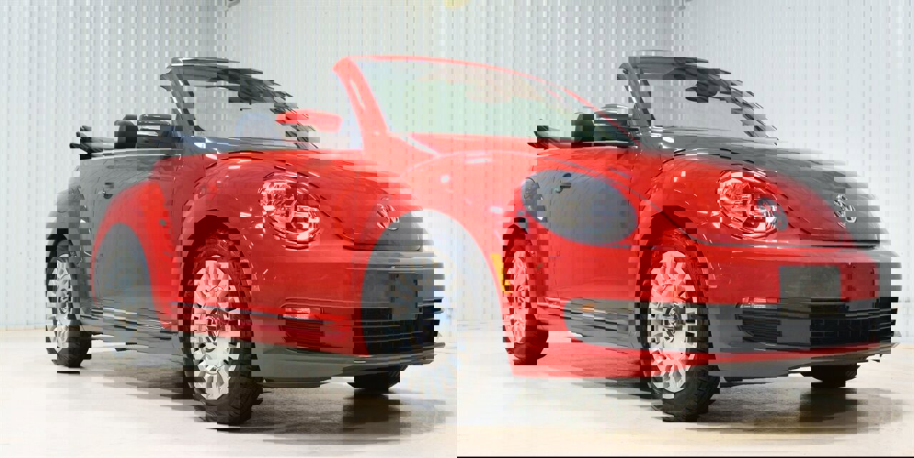 Used 2013 Volkswagen Beetle 2.5 image 1