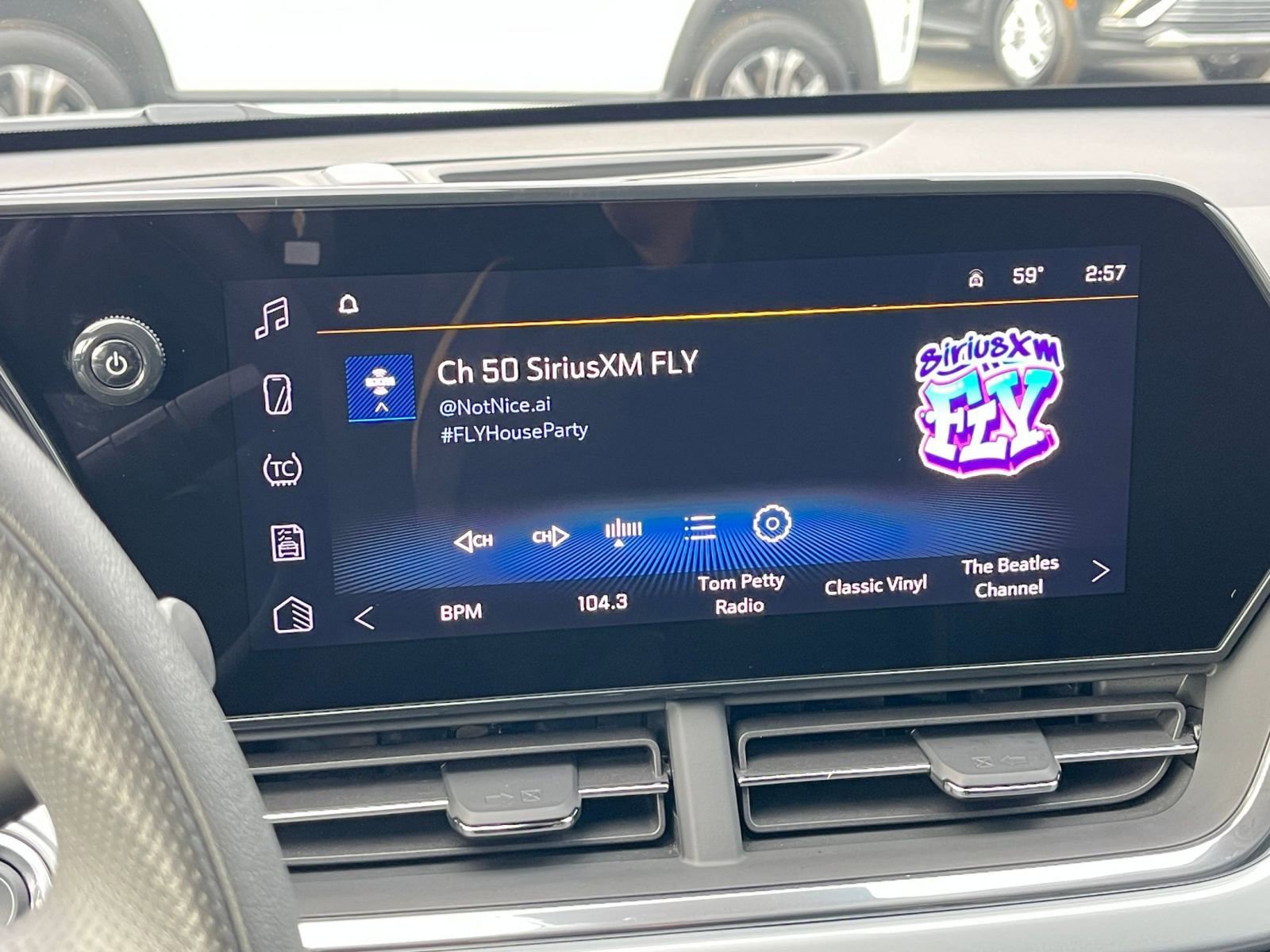 Used 2025 Chevrolet Trax LT image 21