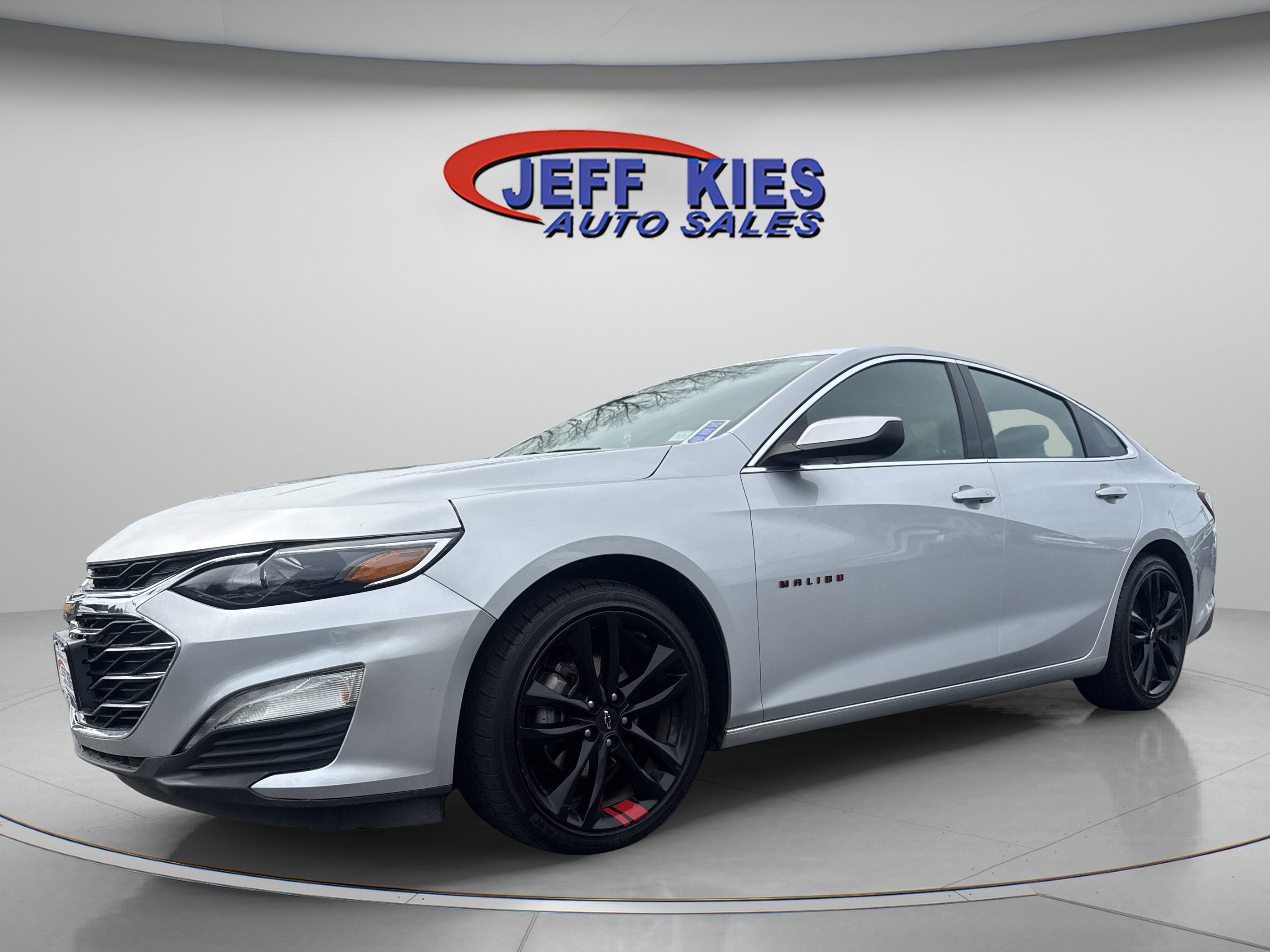 Used 2020 Chevrolet Malibu LT w/ Leather Package FWD image 1