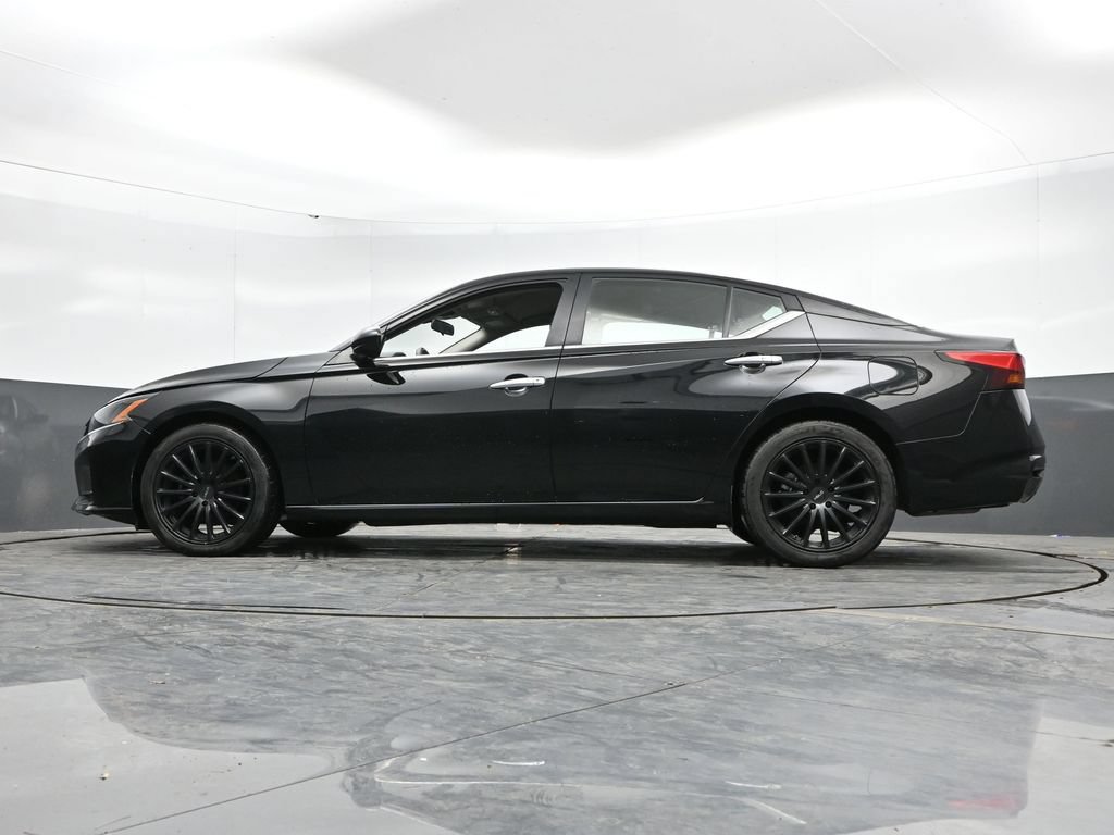 Used 2023 Nissan Altima 2.5 SV FWD image 44