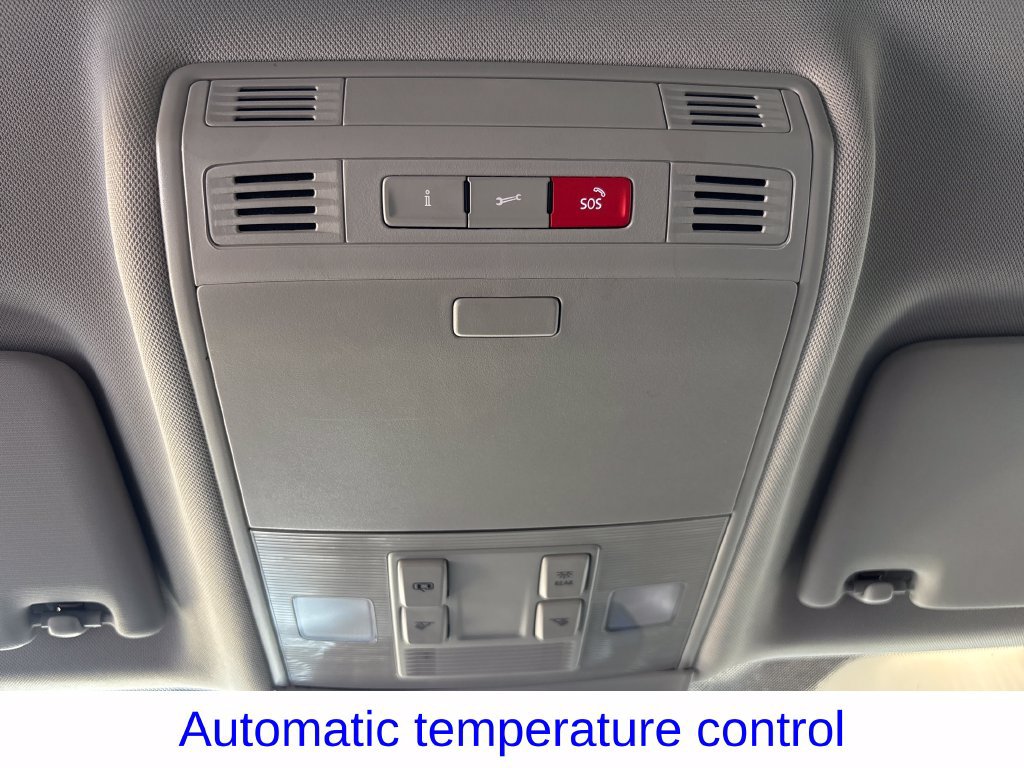 Used 2025 Volkswagen Taos SE AWD/4WD image 21