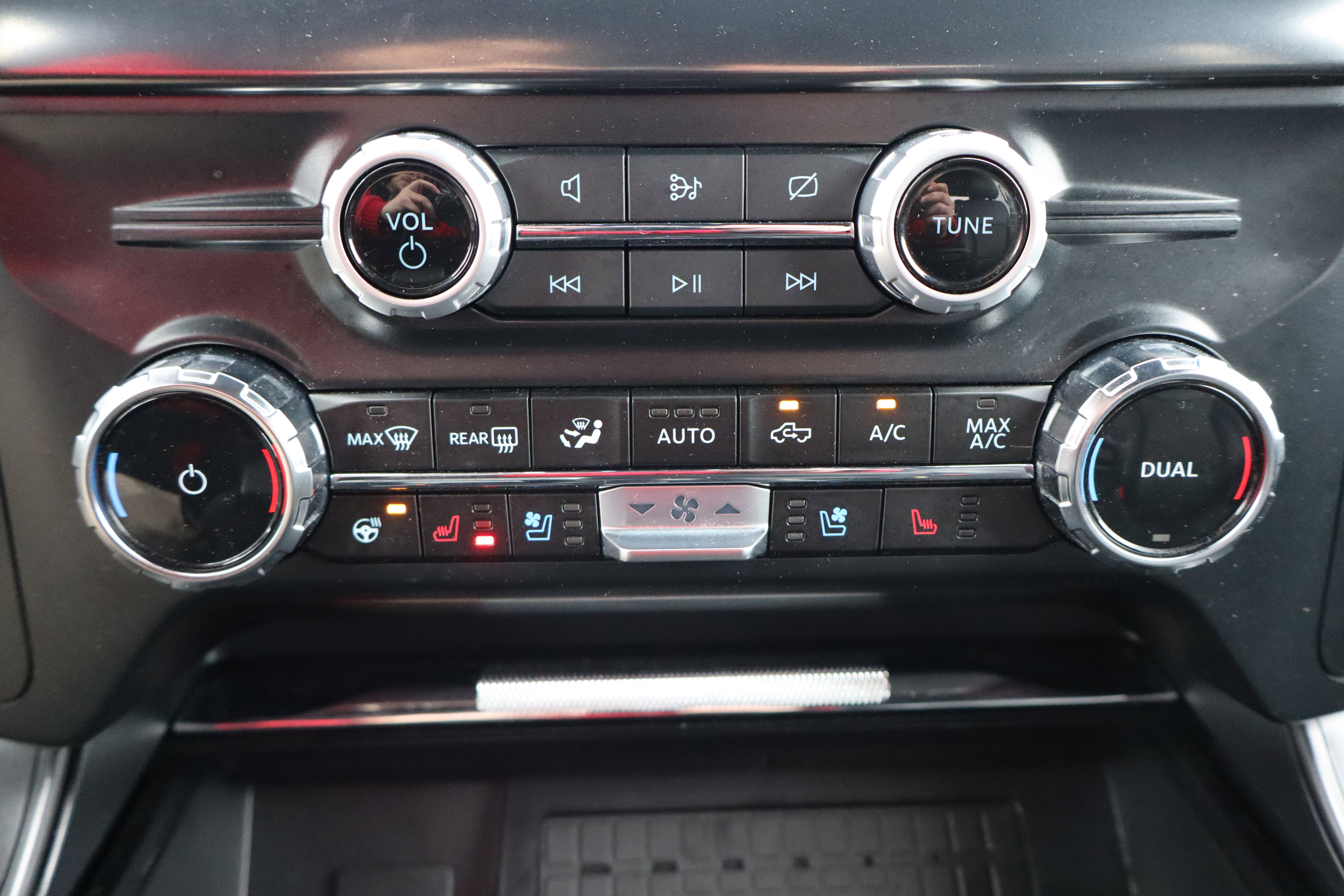 Used 2024 Ford F150 Lariat w/ Equipment Group 502A High AWD/4WD image 22