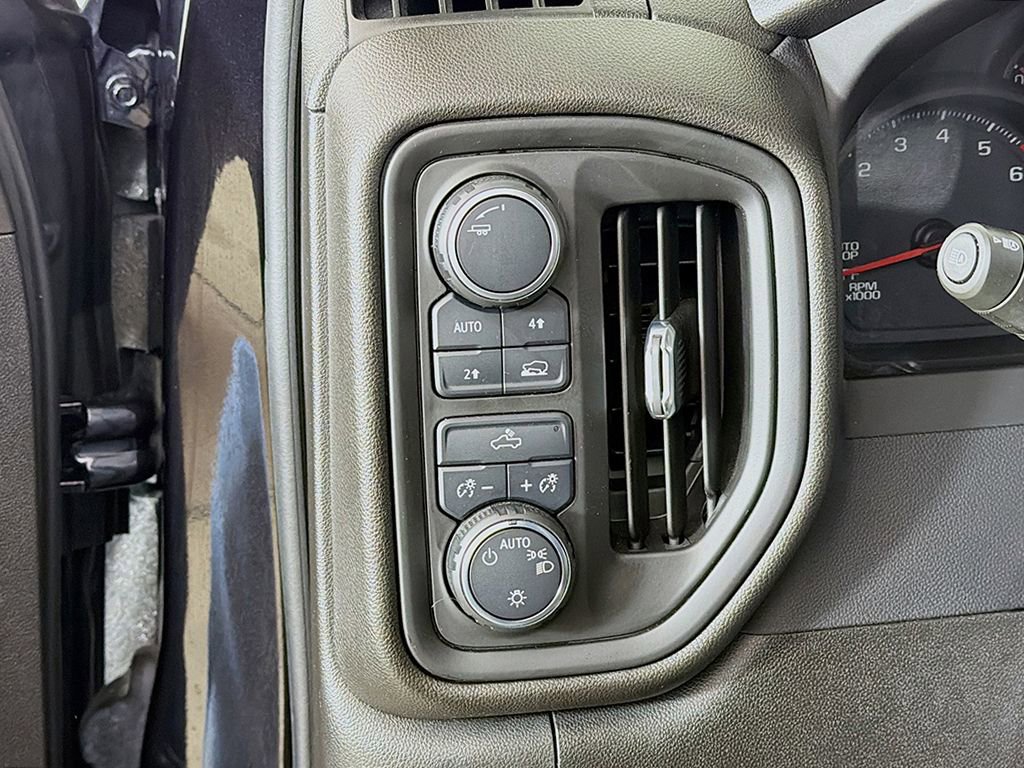 Used 2022 Chevrolet Silverado 1500 Custom AWD/4WD image 25