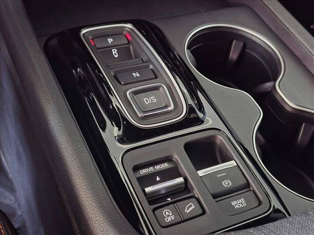 Used 2025 Honda Pilot Sport image 14