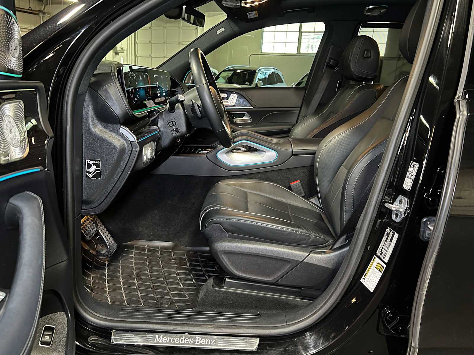 Used 2023 Mercedes-Benz GLS 580 4MATIC image 24