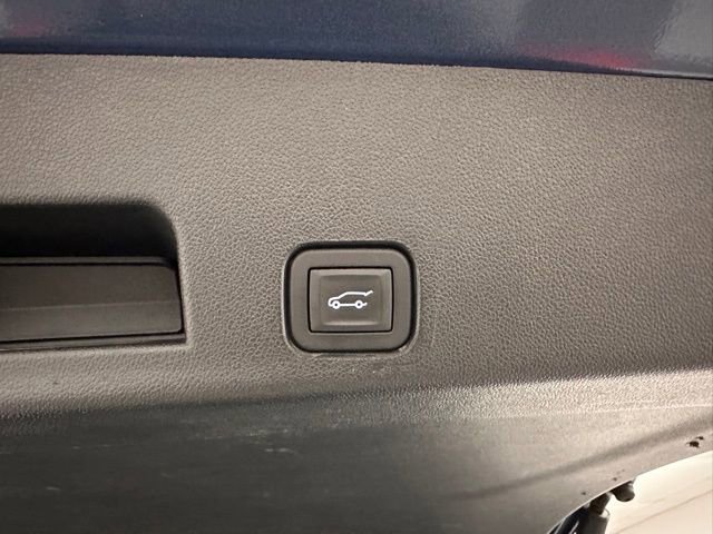 Used 2025 Chevrolet Traverse LT AWD/4WD image 22