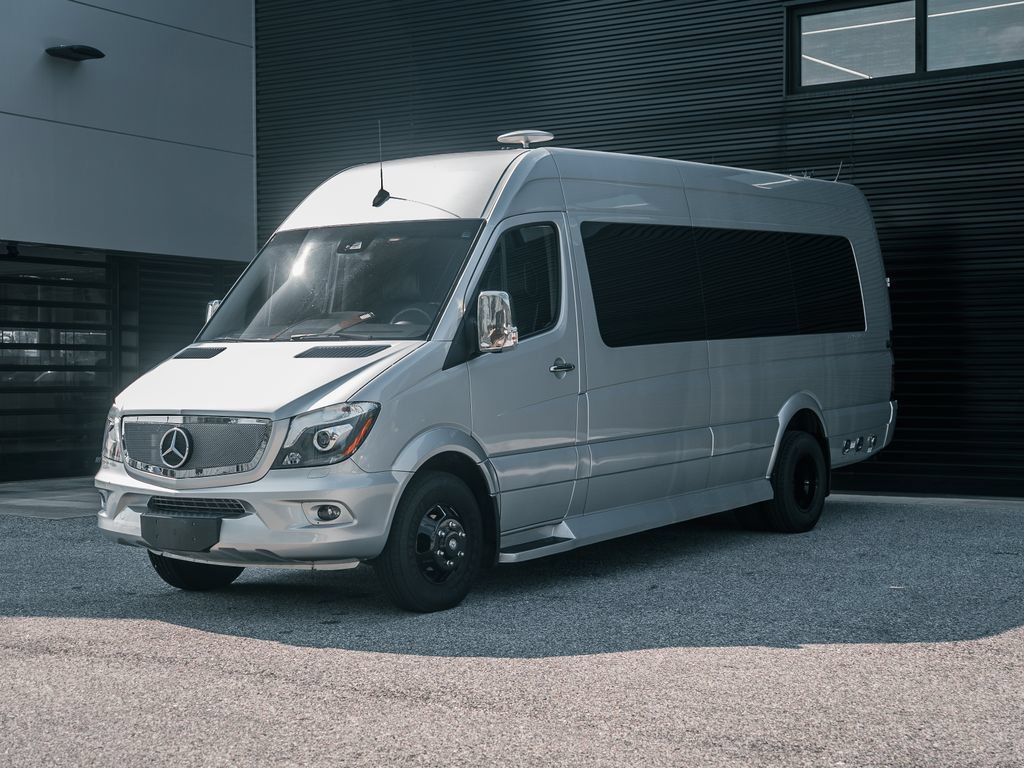 Used 2018 Mercedes-Benz Sprinter 3500 image 1