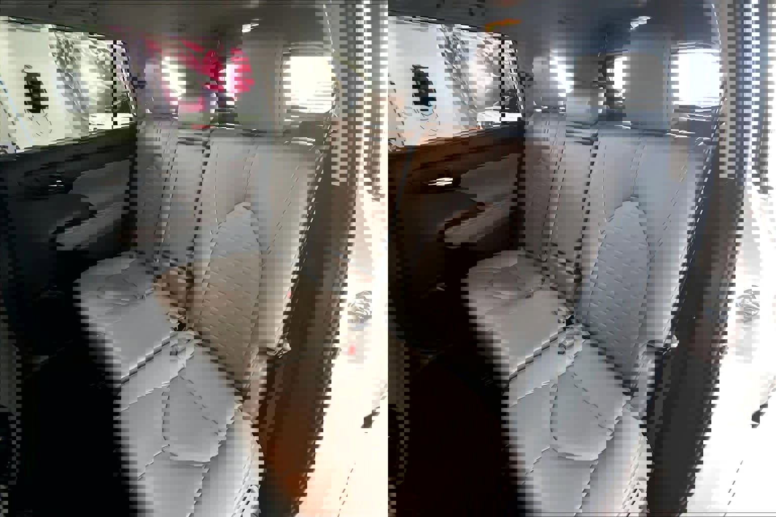 Used 2022 Toyota Highlander XLE image 27