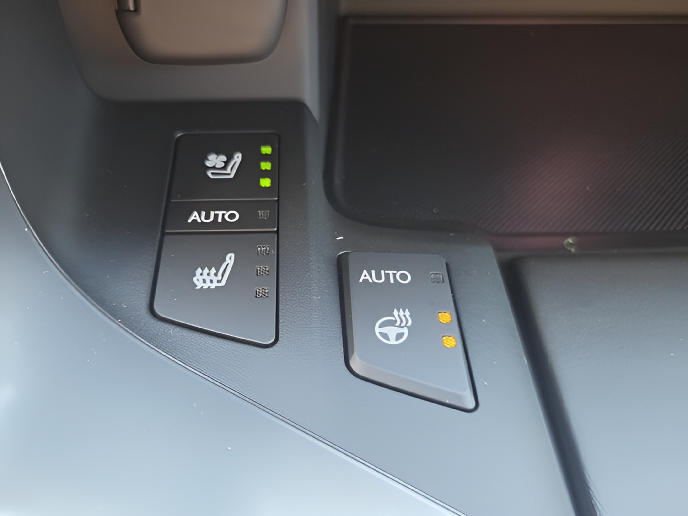 New 2026 Lexus LX 700h Luxury AWD/4WD image 22