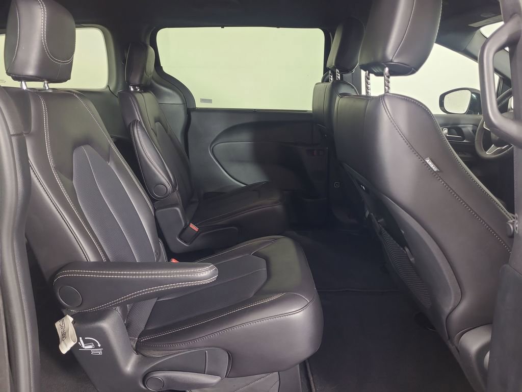 Used 2025 Chrysler Pacifica Select FWD image 22