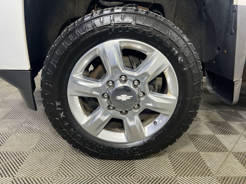 Used 2018 Chevrolet Silverado 2500 LTZ w/ Custom Sport Edition AWD/4WD image 31