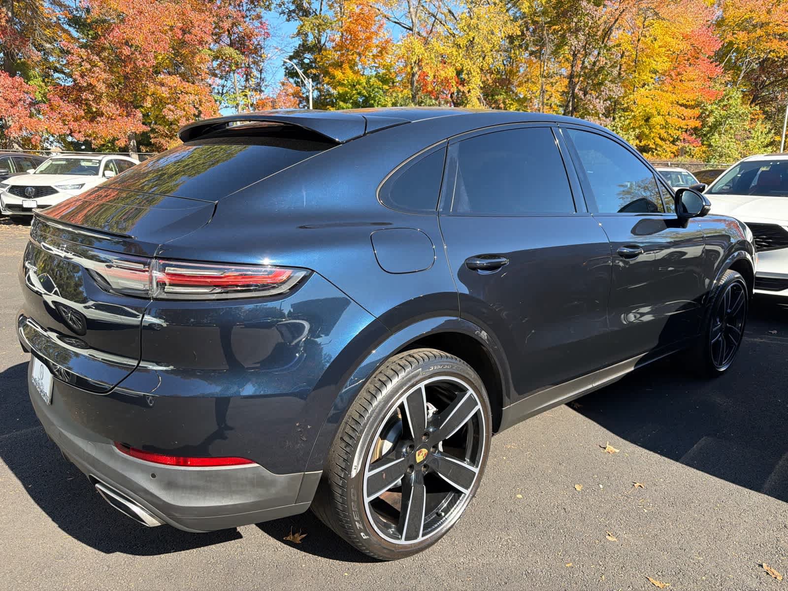 Used 2022 Porsche Cayenne Coupe AWD/4WD image 7