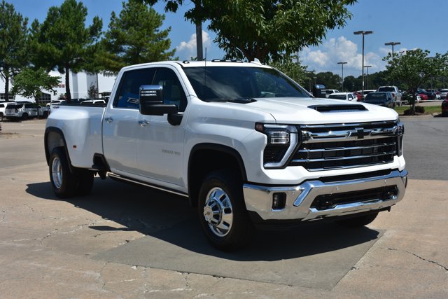 New 2026 Chevrolet Silverado 3500 LTZ w/ LTZ Plus Package AWD/4WD image 3