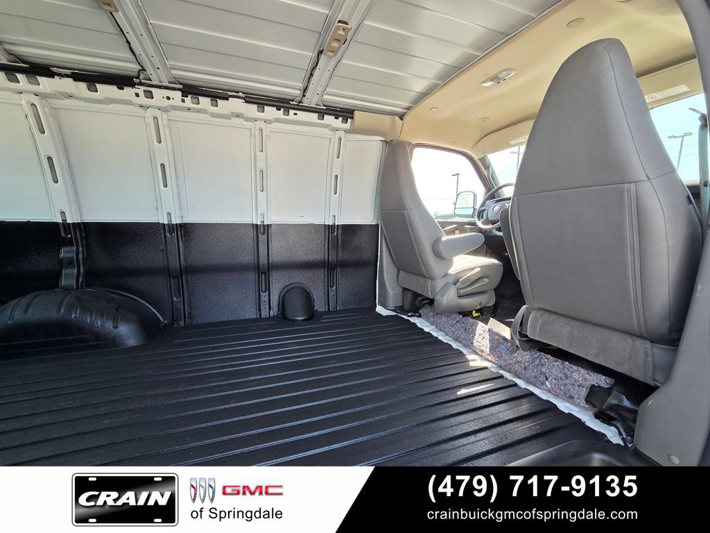 Used 2024 Chevrolet Express 3500 w/ Driver Convenience Package RWD image 24