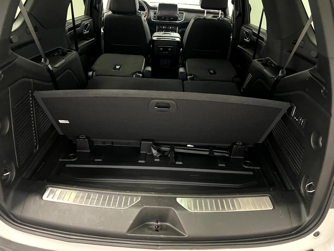 Used 2024 Chevrolet Tahoe High Country image 28