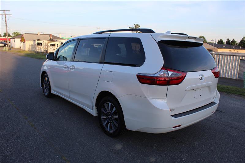 Used 2020 Toyota Sienna XLE AWD/4WD image 5