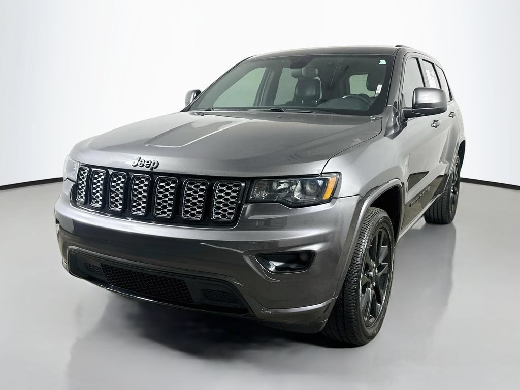 Used 2019 Jeep Grand Cherokee Altitude RWD video 3