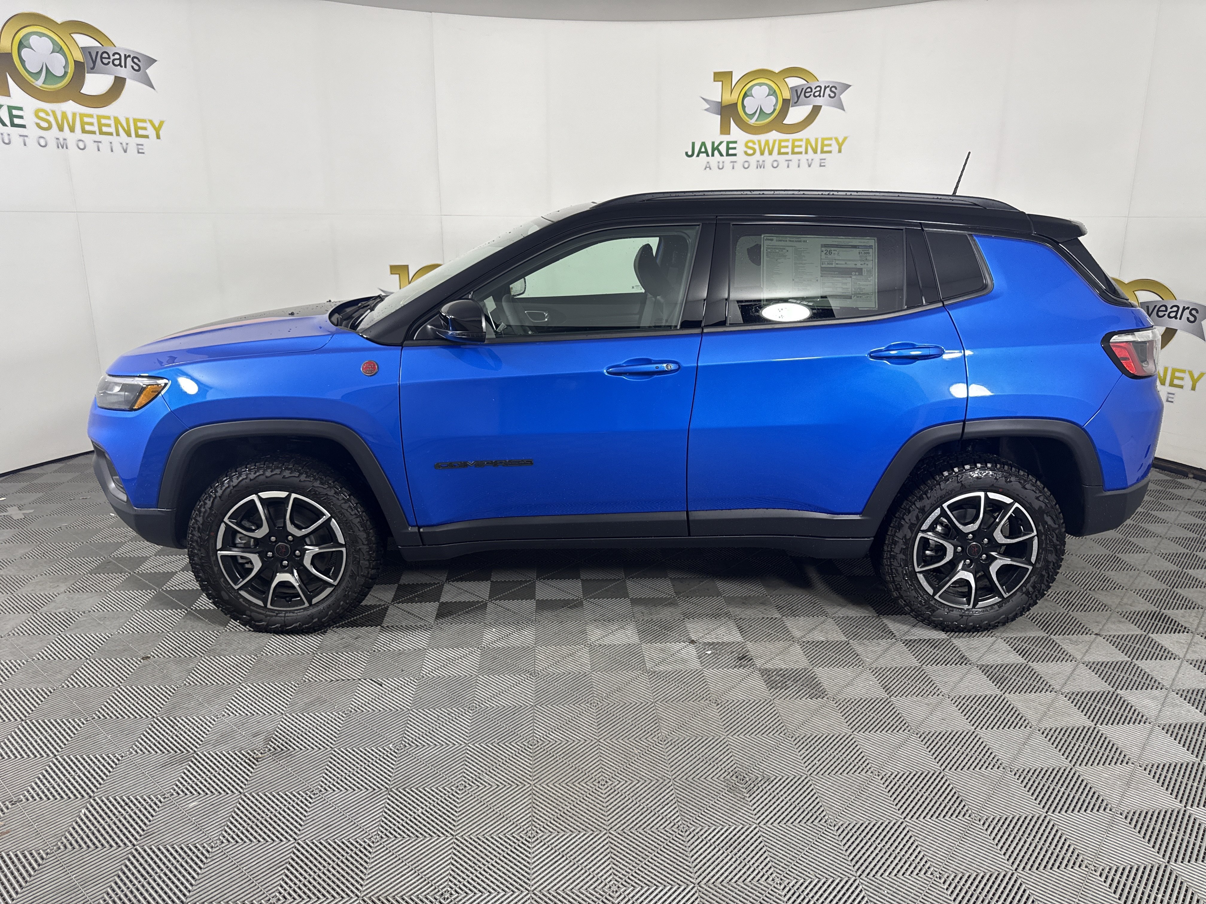 New 2026 Jeep Compass Trailhawk w/ Sun, Sound & Navigation Group AWD/4WD image 5