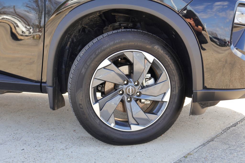 Certified 2026 Nissan Rogue SV image 25