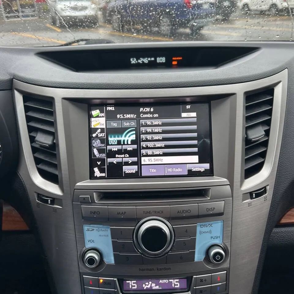 Used 2013 Subaru Outback 3.6R Limited image 18